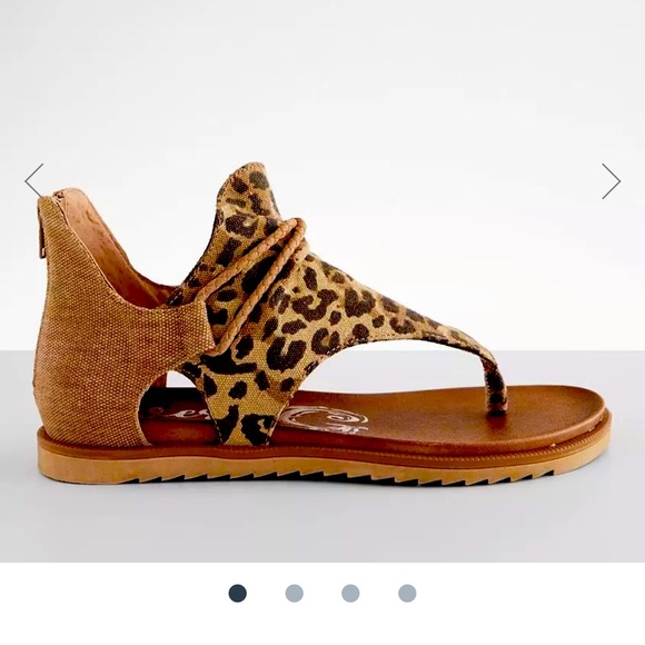 Very G Shoes - Size 9.5 Very G Sandals